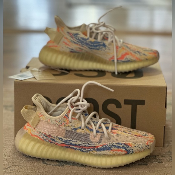 Yeezy BOOST 350 - Picture 10 of 12